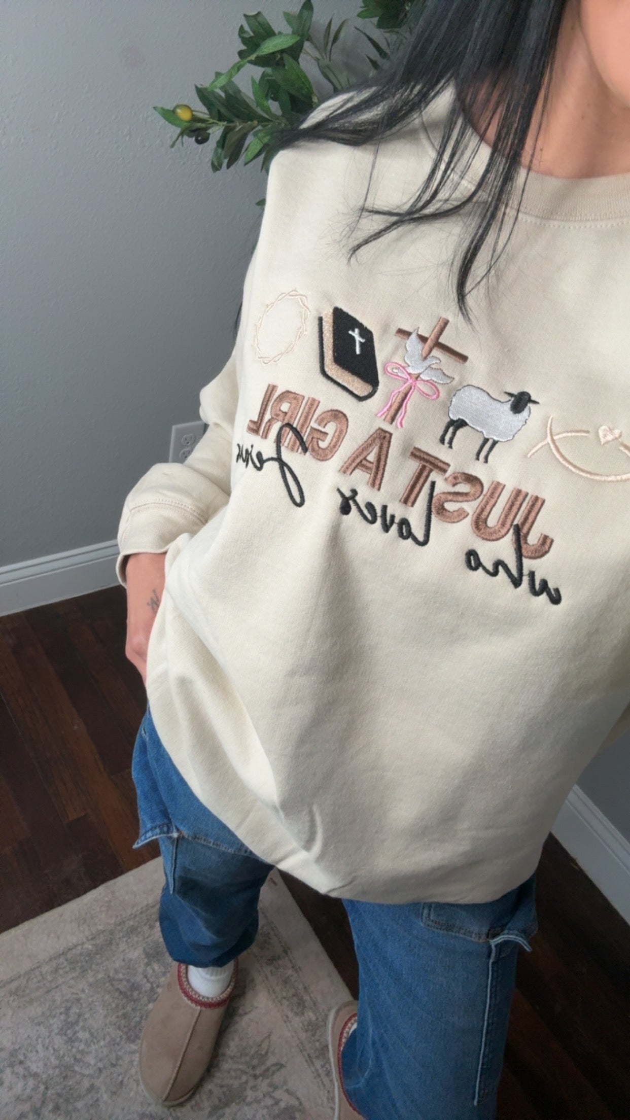 Just a girl who loves Jesus Crewneck